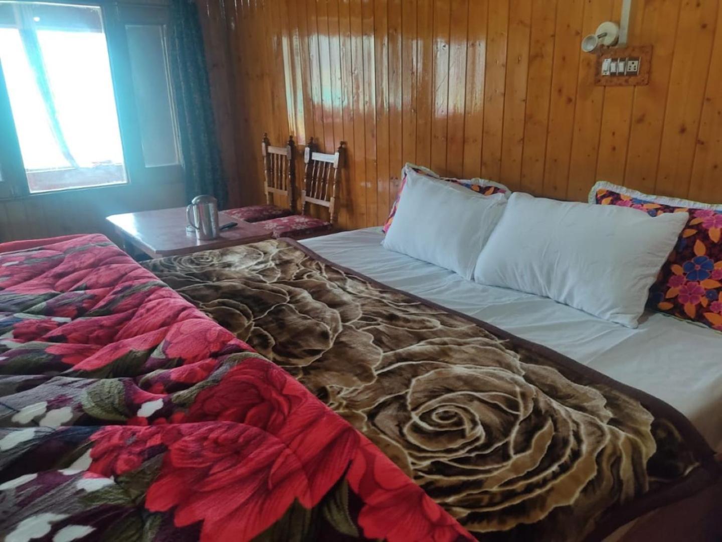 Roseland Cottage , Gulmarg Eksteriør billede