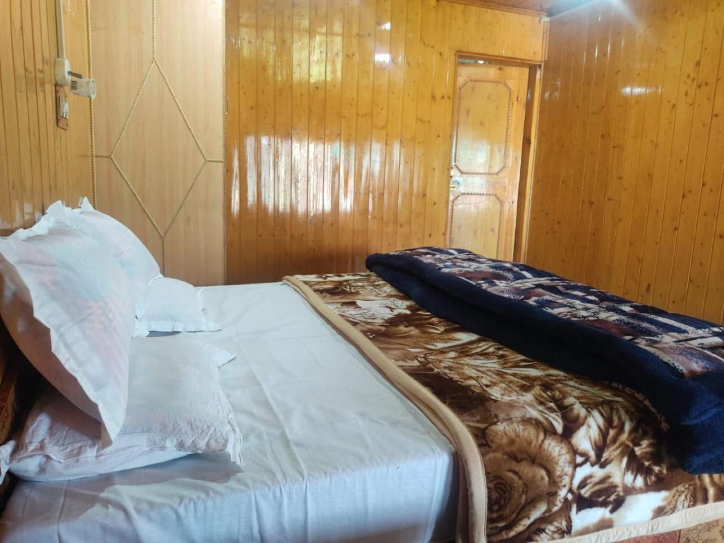 Roseland Cottage , Gulmarg Eksteriør billede
