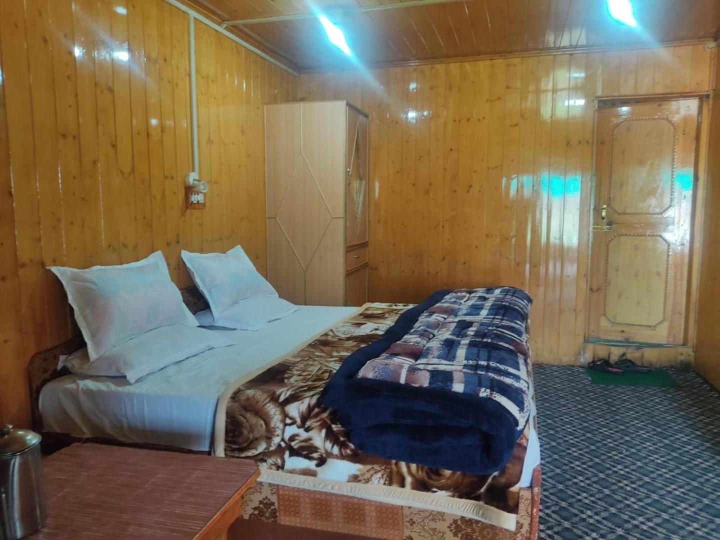 Roseland Cottage , Gulmarg Eksteriør billede