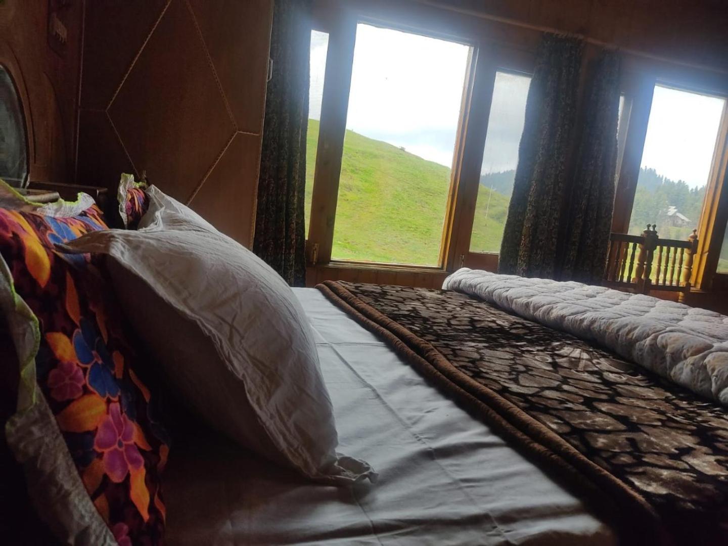 Roseland Cottage , Gulmarg Eksteriør billede
