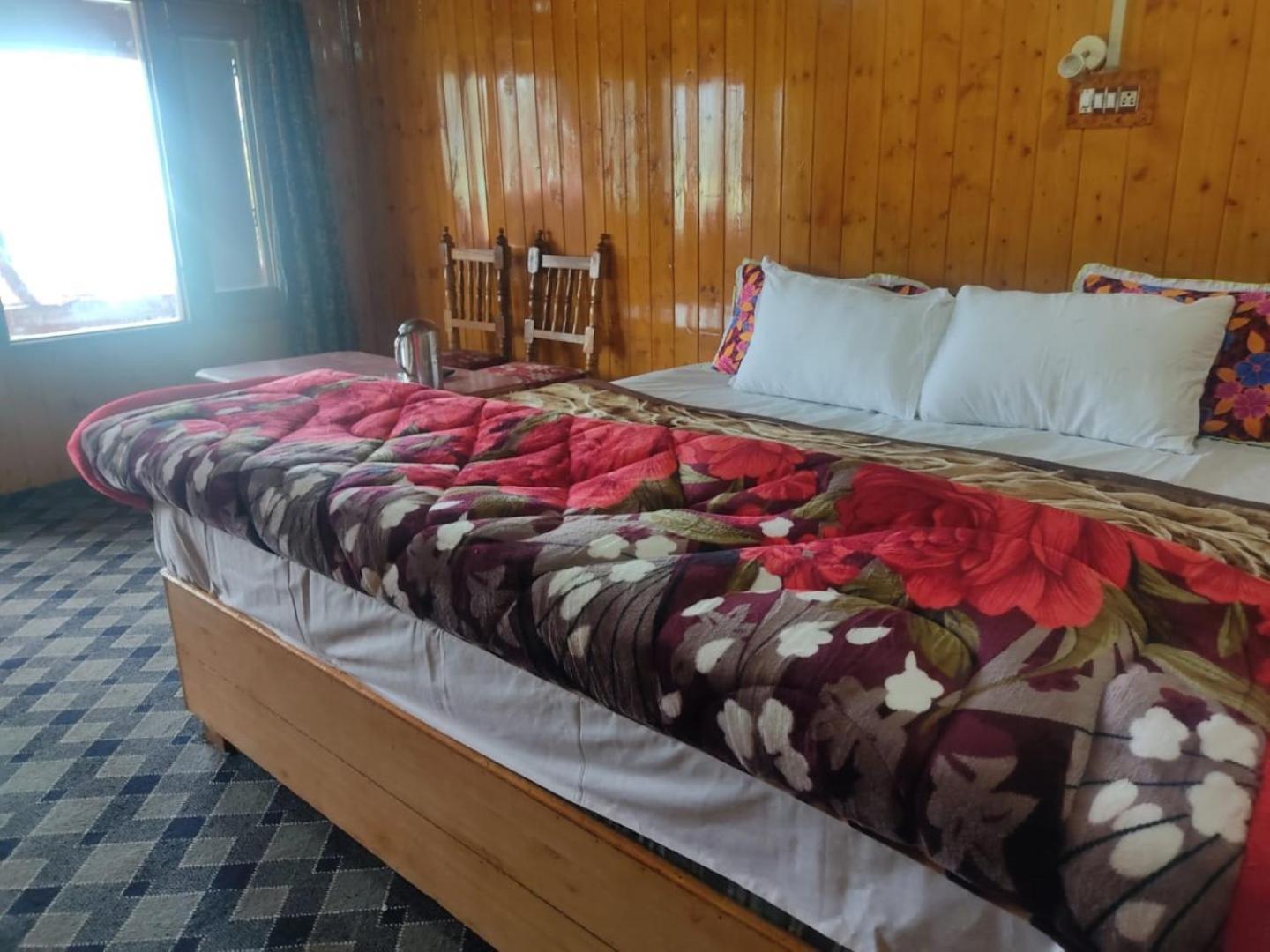 Roseland Cottage , Gulmarg Eksteriør billede