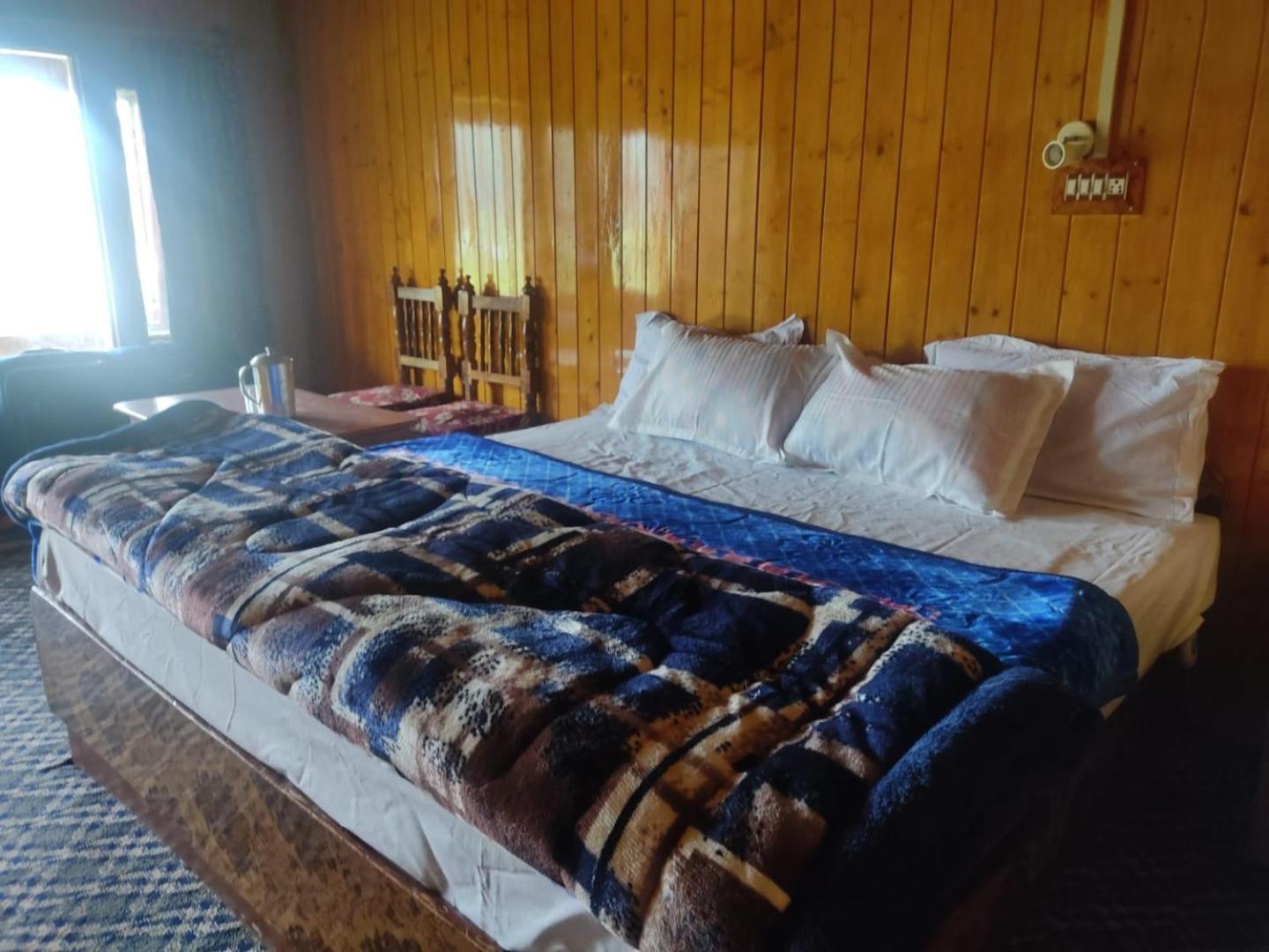 Roseland Cottage , Gulmarg Eksteriør billede