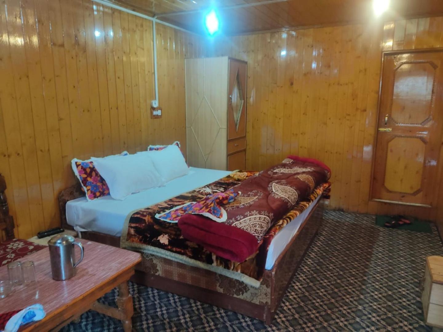 Roseland Cottage , Gulmarg Eksteriør billede